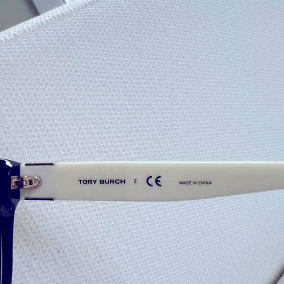 Tory Burch tortoise shell sunglasses - Picture 5 of 6